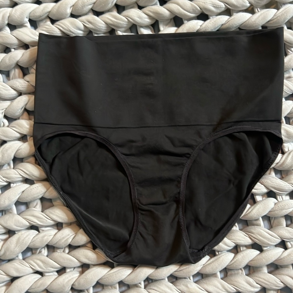Skims control top brief